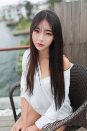 比基尼美女